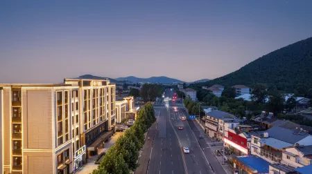 Orange Hotel (Xuzhou Yunlong Lake Sanpeng Square Branch) Отели рядом с достопримечательностью «Jiuzhou College of Vocation & Technology»