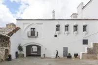 Parador de Guadalupe - Parkplatz