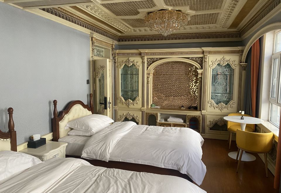 Dawn Homestay 주변 야경