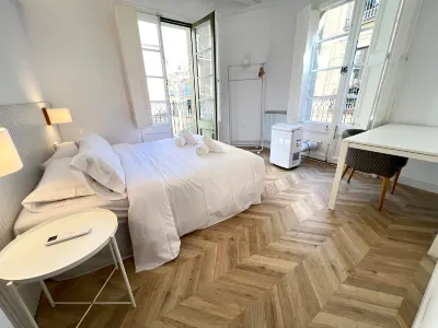 MO HOUSE GOTIC