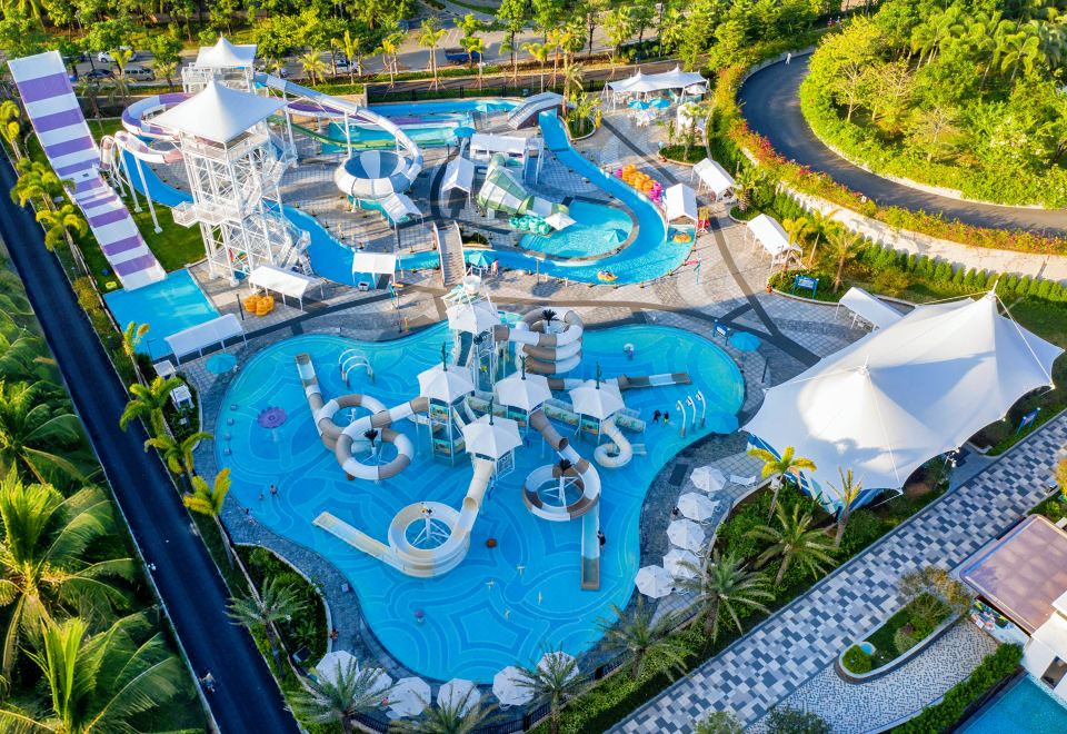 2. 하이난 칭수이완..