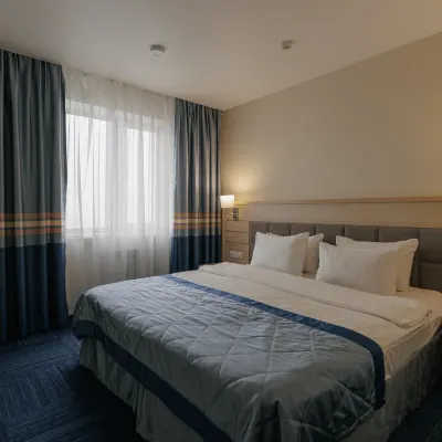 Hotel Equator Hotels near Golden Bridge