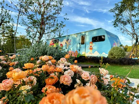 Maoshan Tujulvyingxianzong Camping Hotel Отели рядом с достопримечательностью «Yuanfu Wanning Palace»