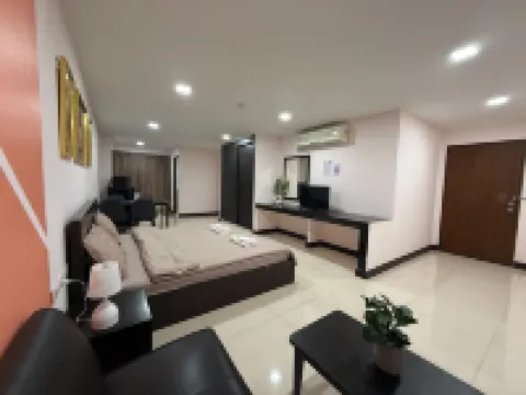 バーン モークメーク Kesinee Housing周辺のホテル