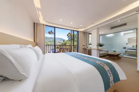 Guiyin Shanju Homestay (Zhaoxing Dong Village Scenic Area) Отели рядом с достопримечательностью «Zhaoxing Dong Village»