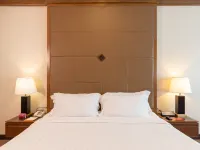 Movenpick Suriwongse Hotel Chiang Mai Hotels near Fa Ham