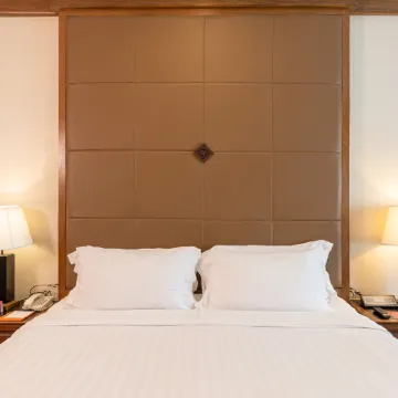 Movenpick Suriwongse Hotel Chiang Mai Отели рядом со станцией Железнодорожная станция Чан Май