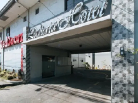 RedDoorz near SM Calamba Hotels in Calamba