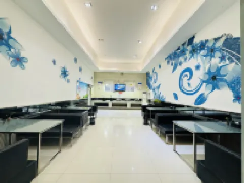 Diamond Fashion Hotel(Hebi changfeng road)