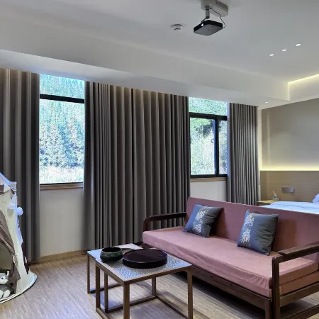 Sunshine Car · Travel original ecological small home hostel