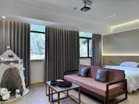 Sunshine Car · Travel original ecological small home hostel