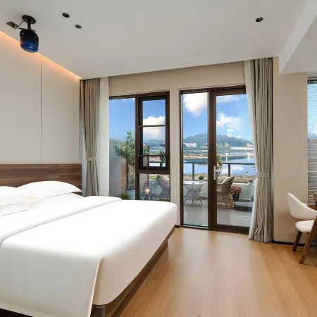 Pengshan Four Seasons River View Hotel