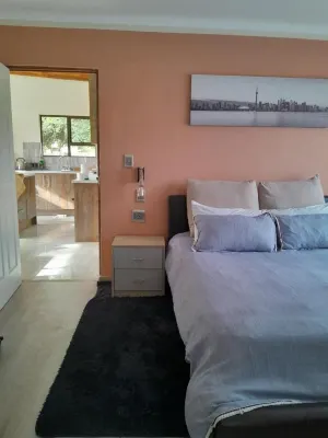 Transit Haven: 2-Bed Retreat