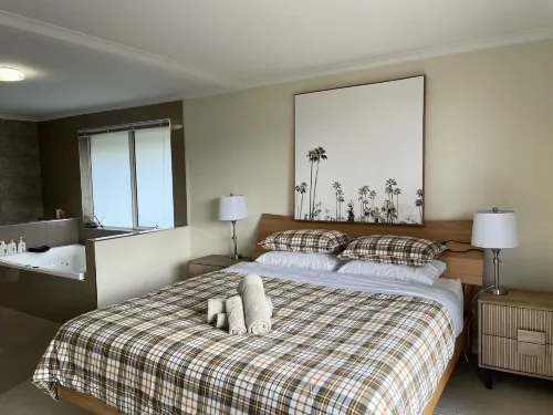 Lipscombe Escape panoramic views luxury and space Hotels in Sandy Bay