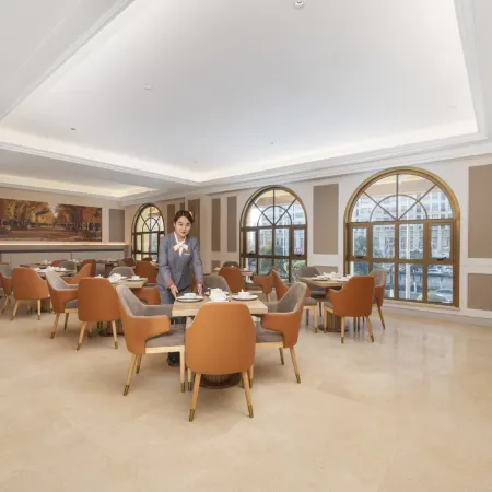 Vienna Hotel (Fuyang Jieshou Dashi Trade City)