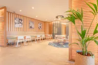 Holiday Inn Nice - Saint Laurent Du Var Hotels in Сен-Лоран-дю-Вар