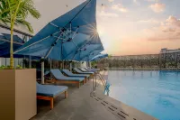 The Pelican Hotel Cantonments Accra - Pools