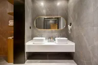 銀花大酒店（萬德隆唐河購物中心店）