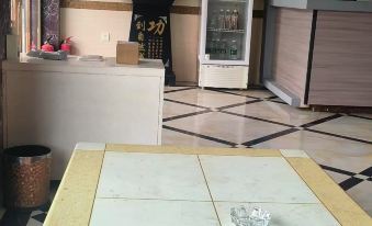Huoqiu Longwang Palace Business Hotel