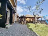 See the moon mountain house