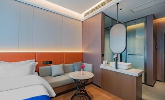 Super 8 Hotel (Guang'an Siyuan Square Municipal Government)