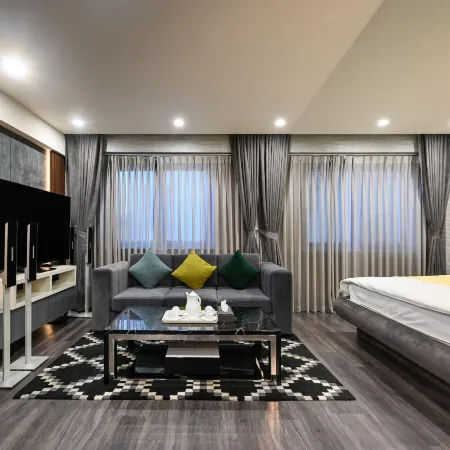 The Moon 1 Hotel Отели рядом с достопримечательностью «Парк Dam Sen»