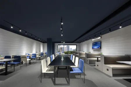 Atour Light Shanghai Pudong Airport Shixin Road Hotel Отели рядом с достопримечательностью «Chuansha Ancient Town»