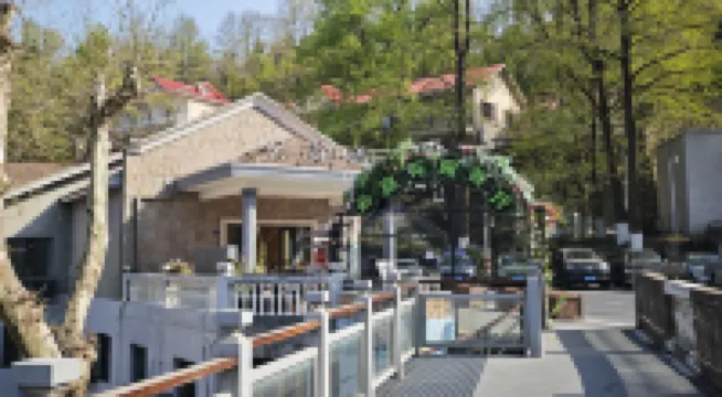 MoGan  Clouds  End  Hotel Hotels near Du Yuesheng Mansion