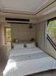 Luoshan Hejiachong Space Capsule Camping Hotel