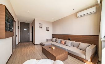 Yuzi Lanting Hotel (Provincial Traditional Chinese Medicine Hospital Qiantang Campus Wenze Road Subway Station)