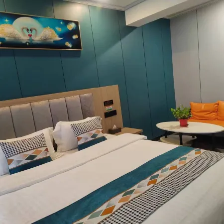 Rujia Business Hotel