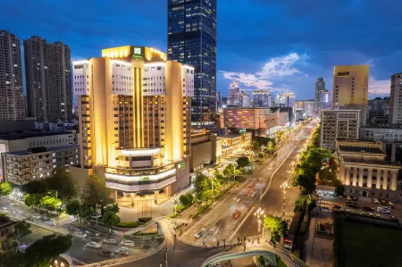 Holiday Inn Kunming City Centre Отели рядом с достопримечательностью «Southwest Forestry University Bailong Campus»