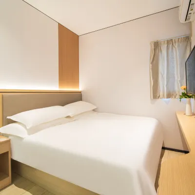 Changee Hotel MINI (Shanghai Baicheng Railway Station Zhongtan Road Subway Station) Hotel in zona Advanced Technology College of Shanghai Business University Jiaotong Road Campus