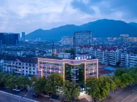 Linhai Ruiqian Esports Hotel
