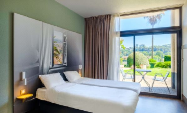 B&B Hotel Villeneuve Loubet Village