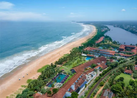 Thaala Bentota Отели рядом со станцией Aluthgama Railway Station