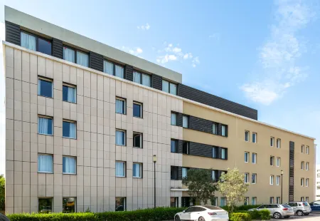 B&B Hotel Montpellier Centre le Millénaire Отели рядом с достопримечательностью «Университет Поль-Валери Монпелье 3»