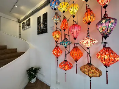 The White Den Sukhumvit 44
