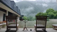 Aunt Bingzhong Luoding's Homestay in Gongshan - Balkoner