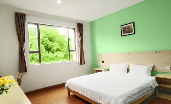 Rujia Business Hotel (Zhanjiang Aihua Plaza)