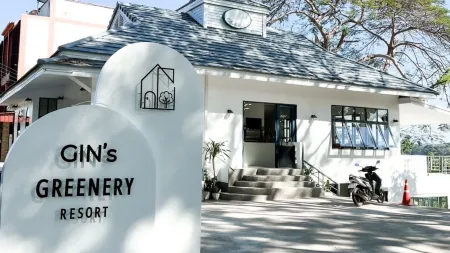 Gin’s Greenery Resort Отели рядом с достопримечательностью «Golden Triangle Park Hall of Opium»