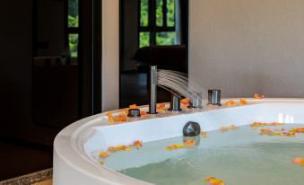 LIA Hotel (Bao'an Daqianli Shopping Center Xixiang Subway Station Branch)