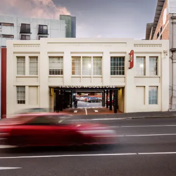 The Old Woolstore Apartment Hotel