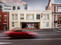 The Old Woolstore Apartment Hotel