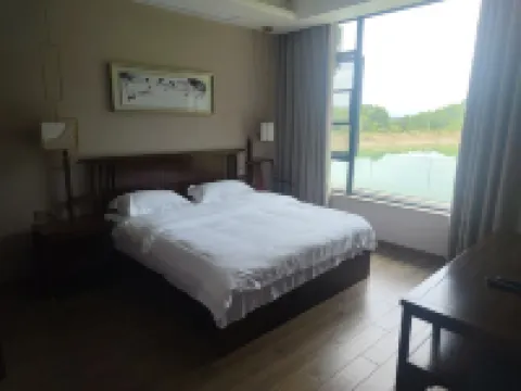 Lidongbin Manor Hotels in Chongyang