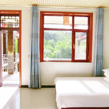 Maijishan Warm Farmhouse