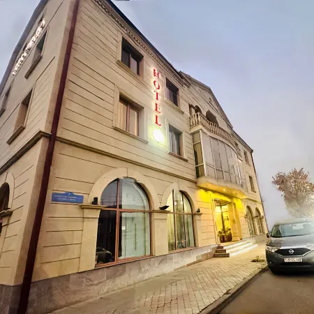 SD HOTEL Отели рядом с достопримечательностью «Железнодорожный вокзал Еревана»