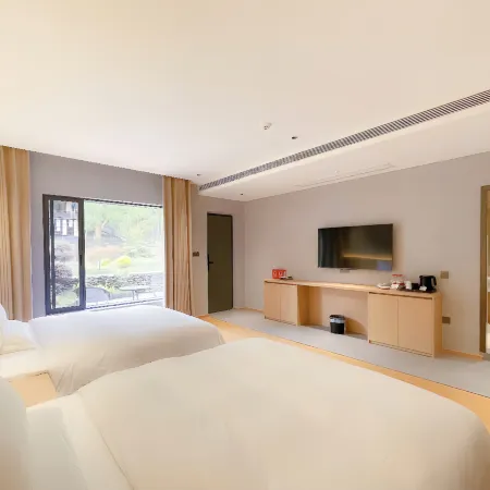 Lushan Junzhu Yalu Homestay (Eastern Forest Big Buddha Shop of Lushan Scenic Area)