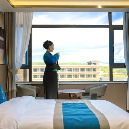 Golden Bottle Hotel (Aba County, Aba Prefecture)