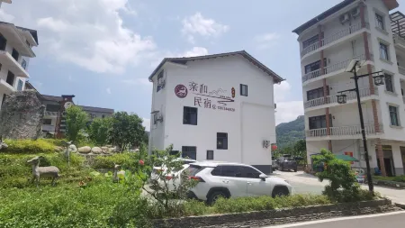 Enshi Qinhe Xiaoyuan Homestay Отели рядом с достопримечательностью «Enshi Suobuya Stone Forest Scenic Area»